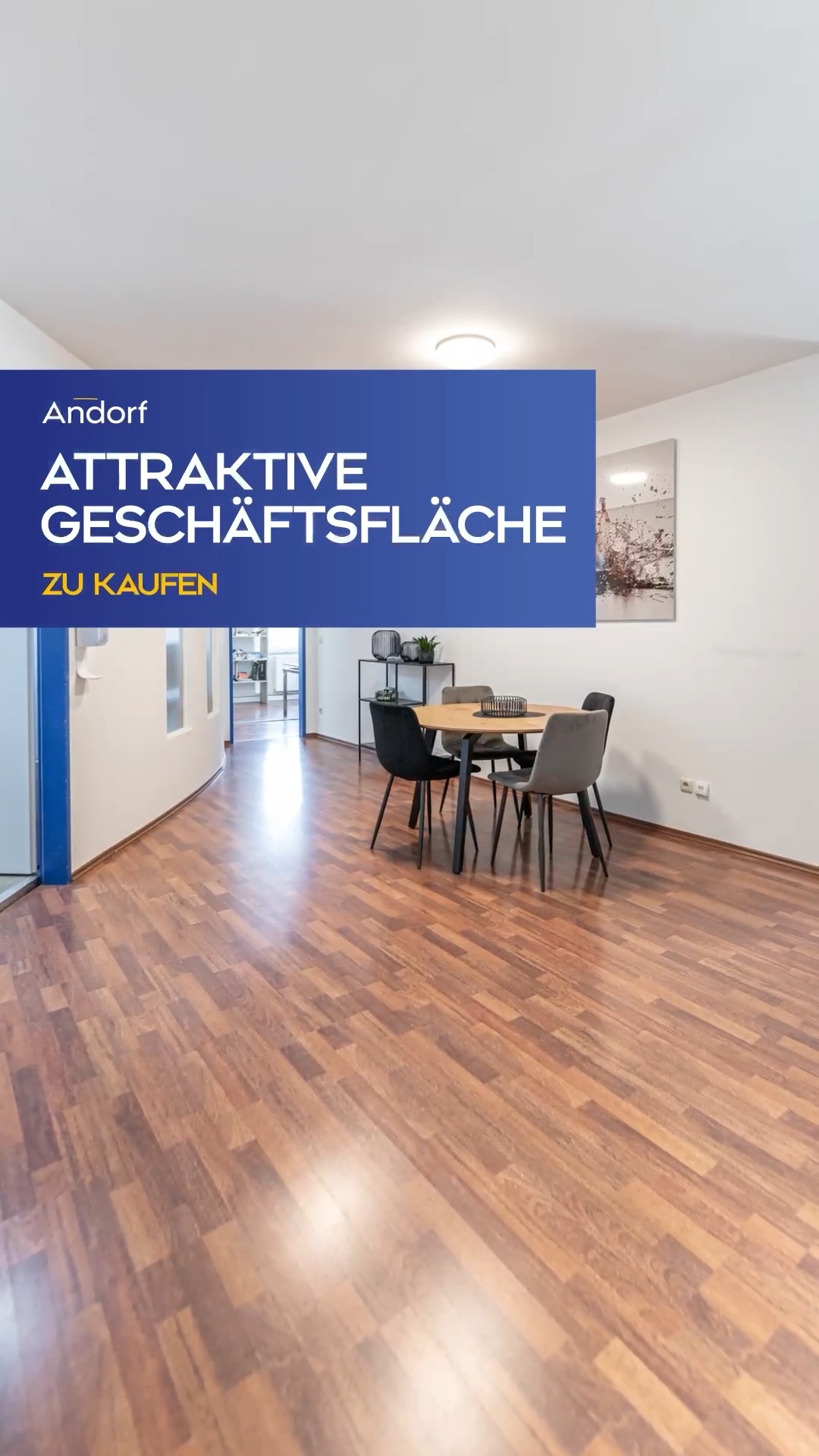 Anlegerobjekt mit langfristiger und sicherer Einnahme in Andorf. 🏢📈
Diese große und langfristig vermietete Gewerbeliegenschaft TOP 3 in der Thomas Schwanthalerstraße in Andorf steht zum Verkauf. Eine Immobilie, bei der für dich als Investor eine langfristige Einnahmequelle gesichert ist. Die Räumlichkeiten sind auf mehrere Jahre an eine sehr gut laufende Werbeagentur vermietet. ✨
Die große Liegenschaft umfasst über 265 m² Nutzfläche plus einen zusätzlichen Dachboden mit ca. 240 m². Außerdem zählen ein Carport und Freiflächen für Parkplätze dazu. Auch ein Lastenlift befindet sich im Objekt. 🚗
Bei Interesse kannst du dich ab sofort bei uns melden. 📲 Besichtigungen sind mit Johann möglich. Er nimmt sich auch Zeit für ein kostenloses Anleger-Coaching. 😊
#Andorf #Anlegerobjekt #Gewerbeimmobilie #Anlageimmobilie #Immobilienbär