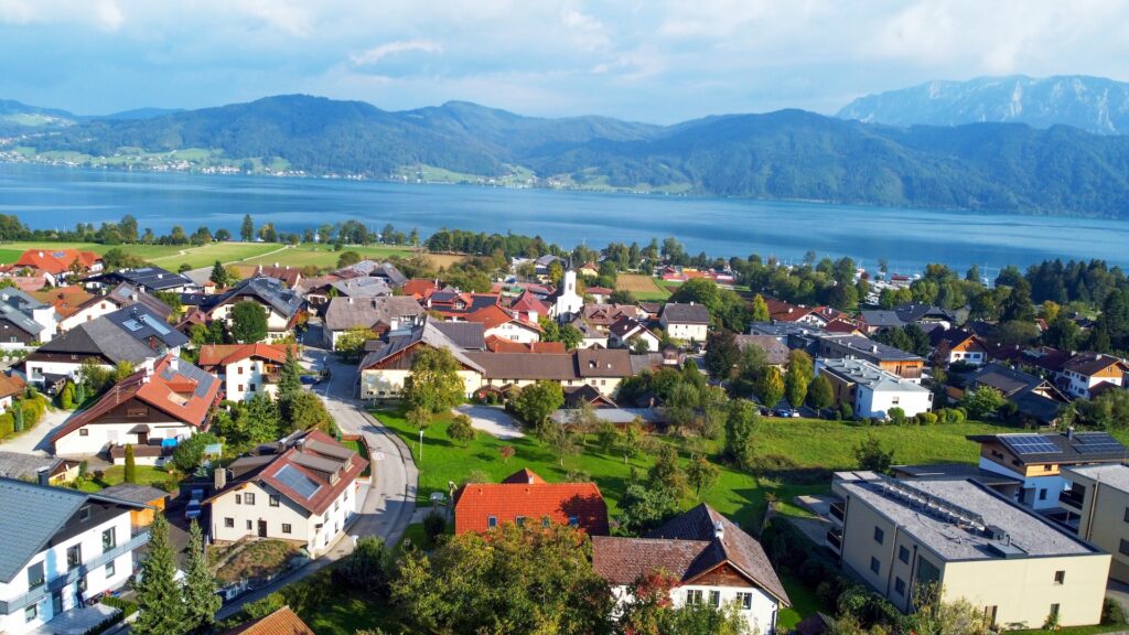 see Zeit - Nussdorf am Attersee - Fotos 2026 Drohne - Immobilien Bär - 1